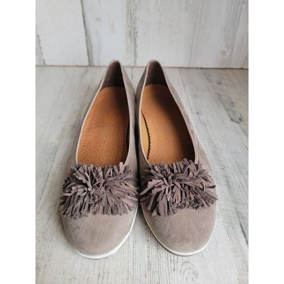 Jenny by ara US 8 tan pom pom flats women's shoe - Picture 1 of 7